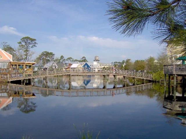 Baytowne Wharf Guide: Where to Eat, Park & Play