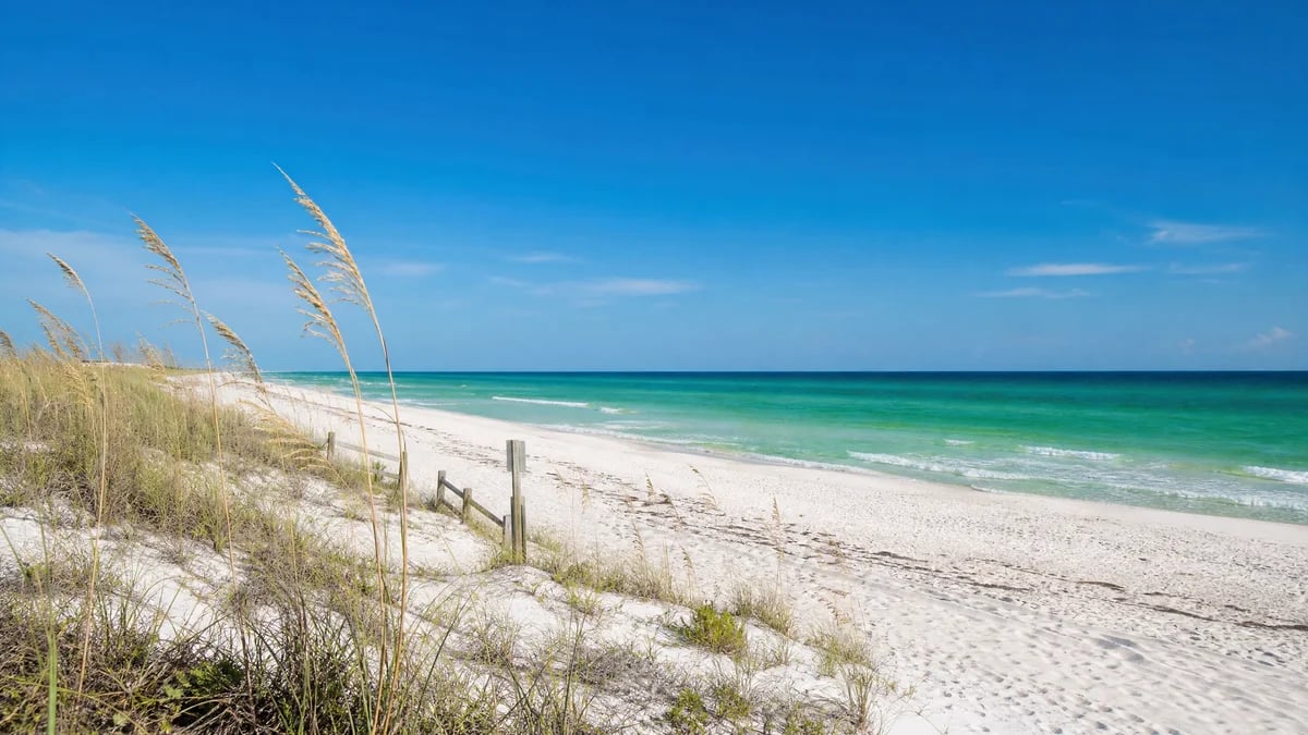 Fort Walton Beach vs. Destin: Which Should You Choose?